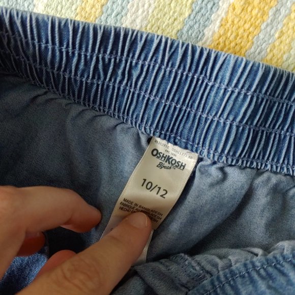 🌟 OshKosh Chambray pull-on shorts 10/12 - Picture 2 of 5